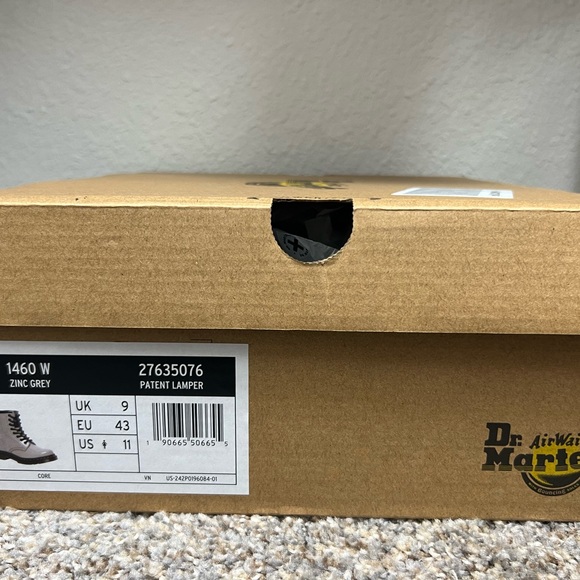 Doc Martens, 1460 W - Picture 2 of 2